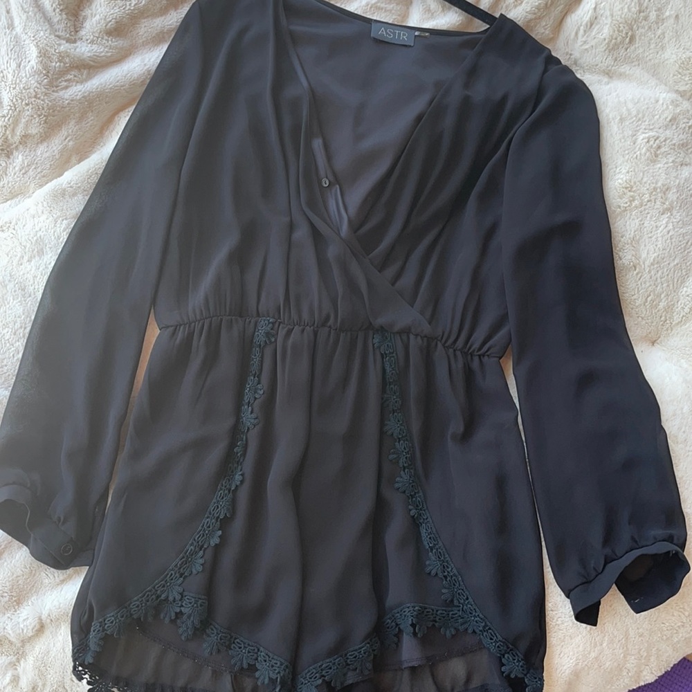 Astr women’s romper size xl great condition